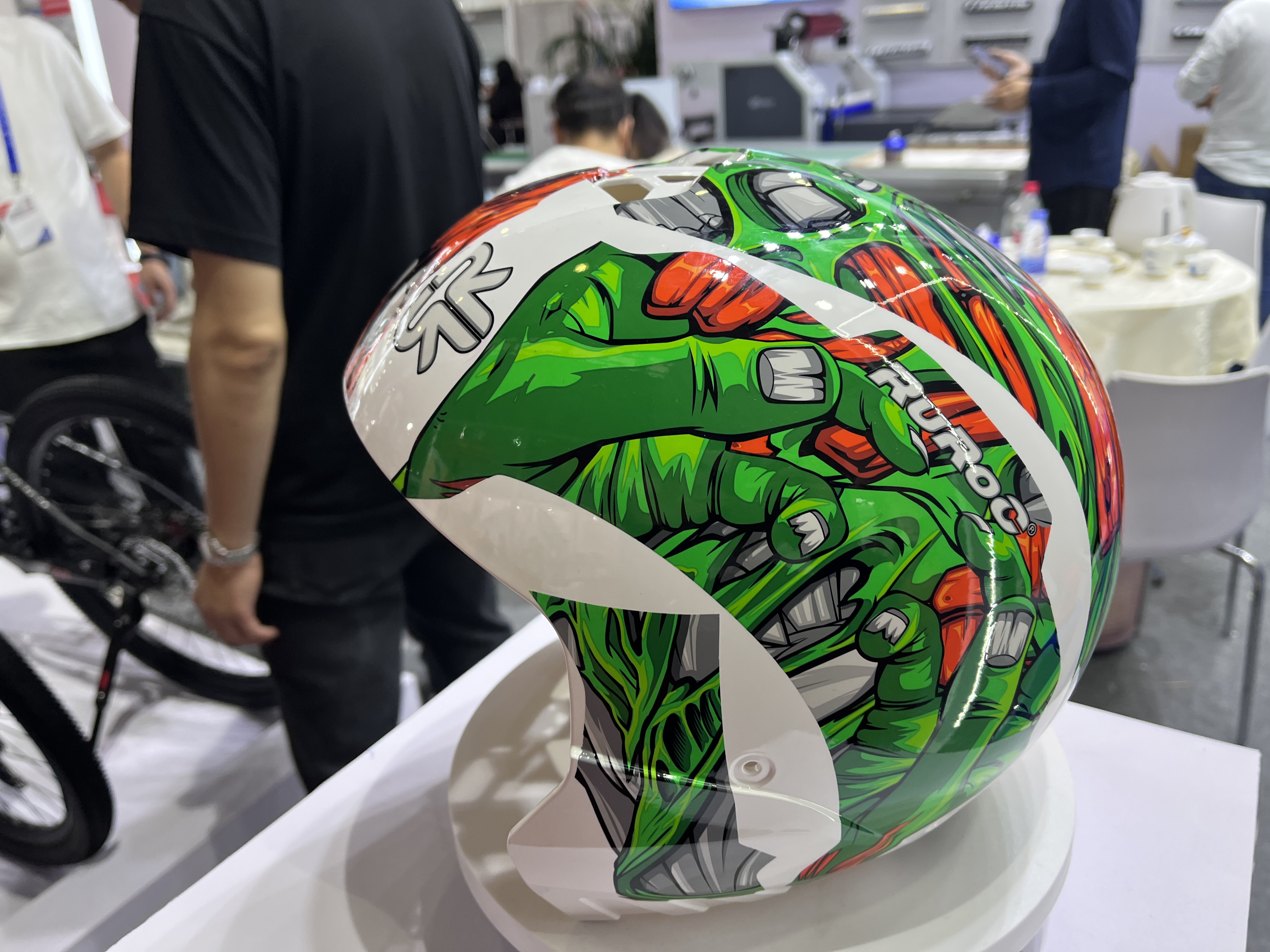 Ink inayotumika kwenye helmeti